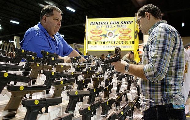 افزایش بی سابقه فروش سلاح در آمریکا به دلیل کرونا